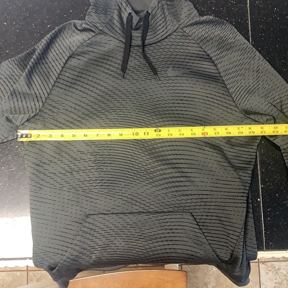 Nike dri fit hoodie - Picture 2 of 3